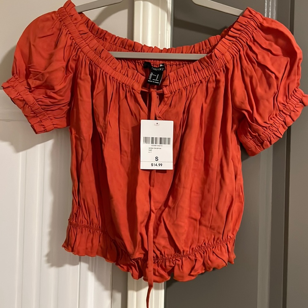 Womens forever 21 top with tags